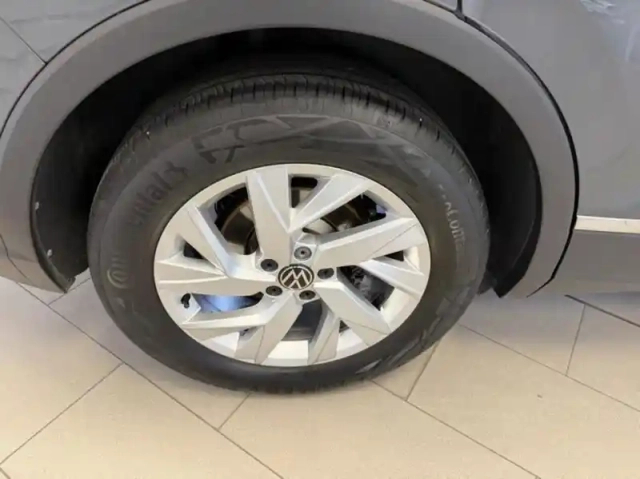 Volkswagen Tiguan 2.0 tdi 150ch elegance dsg7 — photo 9