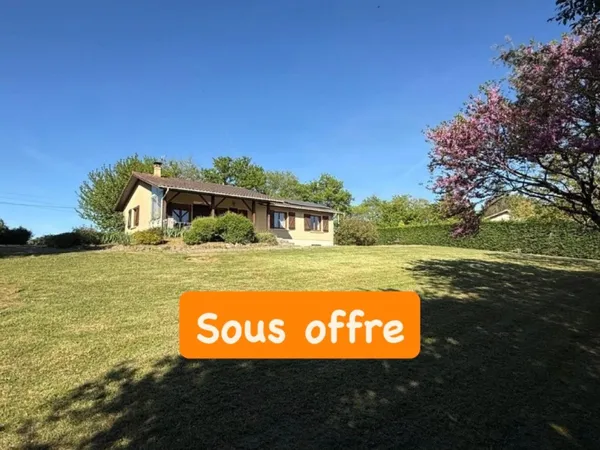 Maison d'habitation de 113m² avec sous-sol sur un terrain de 2400m².