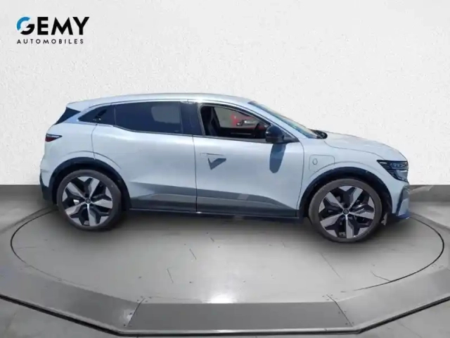 Renault Megane e-tech ev60 220 ch super charge — photo 4