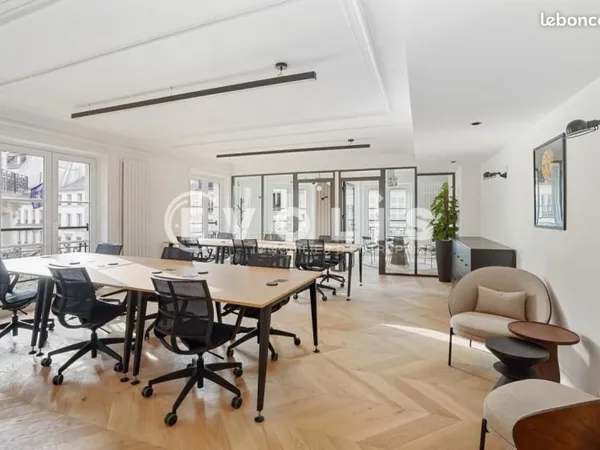 Bureaux 600 m²