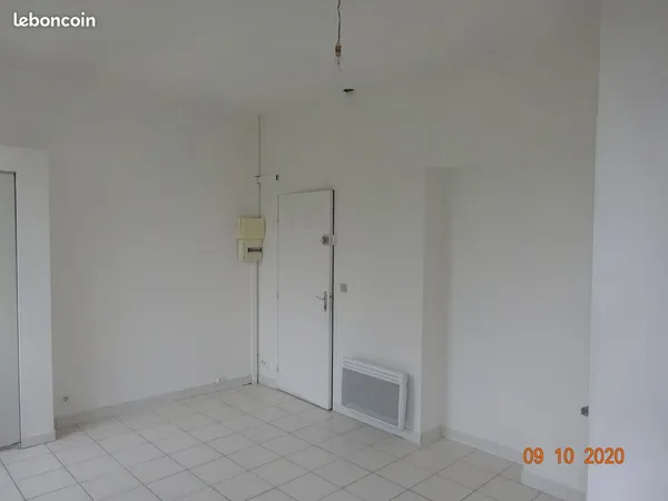 Appartement Location Corbeil-Essonnes 1p 189m² 535€