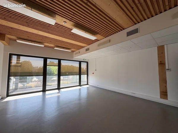 Location 100m2