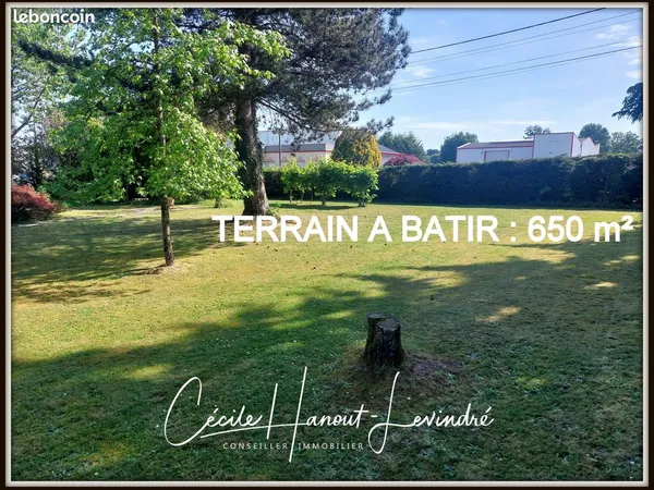 Terrain 650 m² Fougères