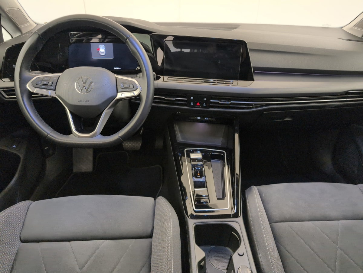 Volkswagen Golf 8 — photo 12