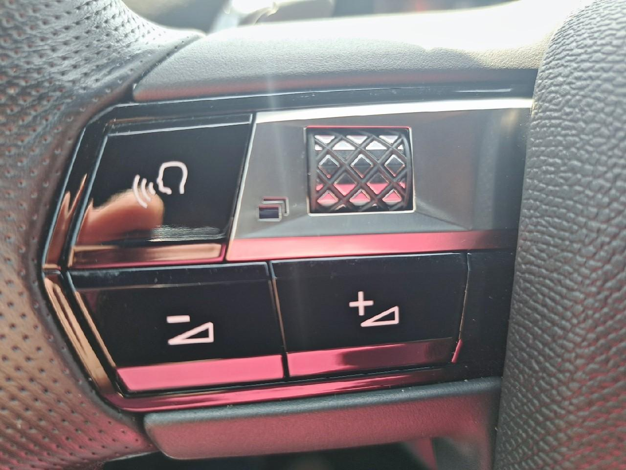Ds Ds 3 crossback puretech 130 eat8 performance line+ — photo 20