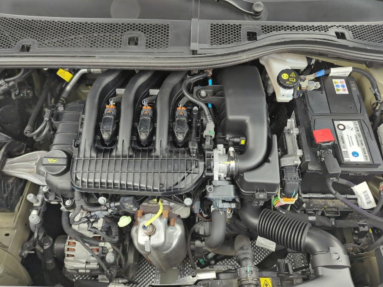 Peugeot 208 puretech 75 s&s bvm5 like — photo 16