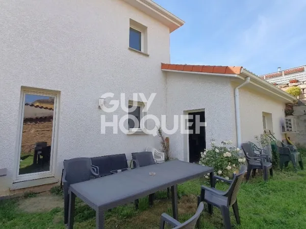 Maison à Chazelles-sur-Lyon de 92 m² sur une parcelle de 449 m²