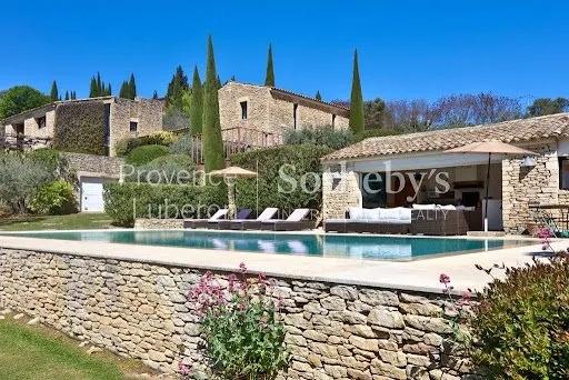 Maison 10 pièces 300 m²