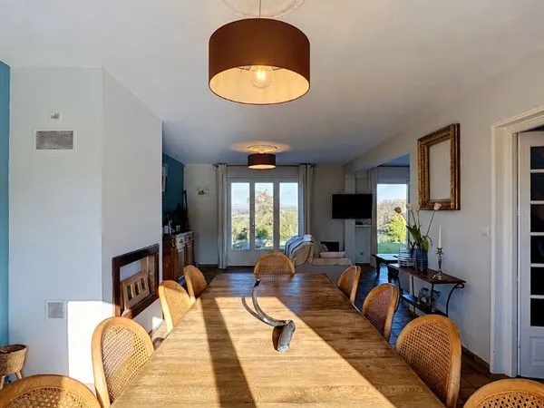 Maison 8 pièces 180 m²