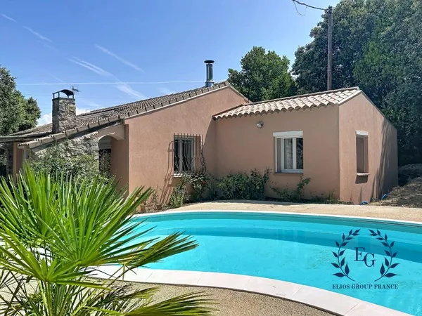 maison de plain pied avec piscine