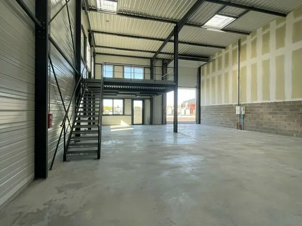 LOCAL D'ACTIVITE 223 m² SAVIGNEUX