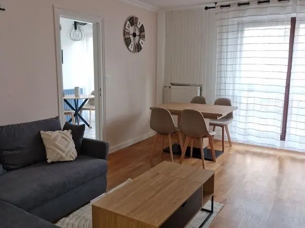 Appartement T3 66 m² rénové • Garage fermé • Proche Bus C et centre-ville