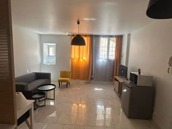 Jolie studio meublé