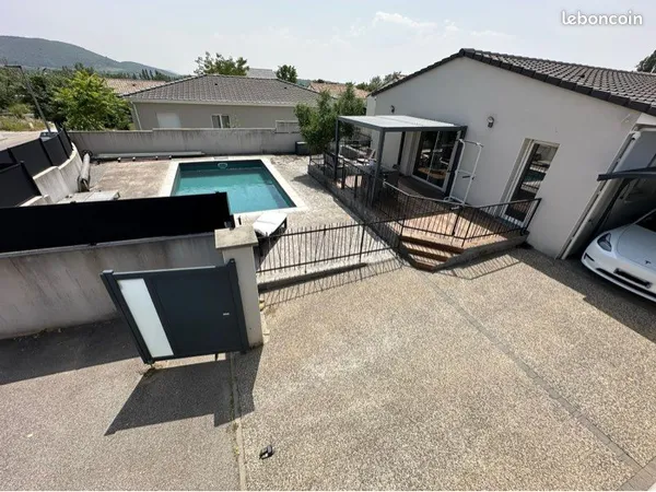 Maison individuelle + piscine
