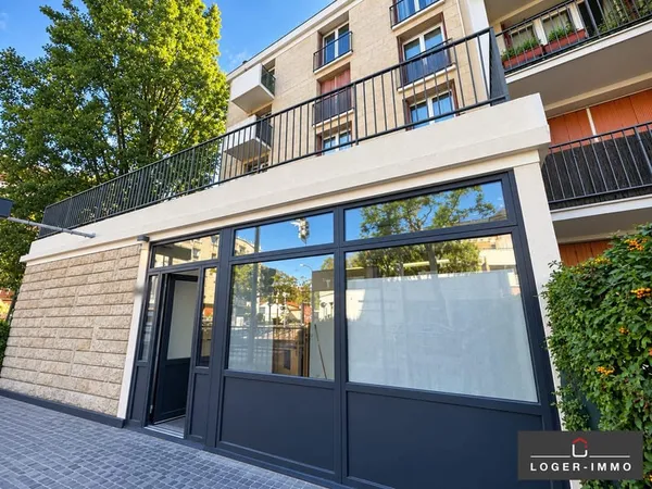 À VENDRE - MURS COMMERCIAUX AVEC TERRASSE - SAINT-MAUR-DES-