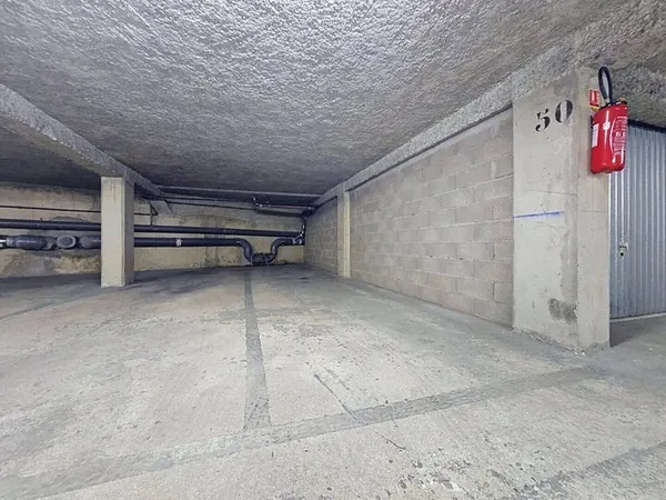 Garage et parking Vente Bourg-la-Reine 28000€