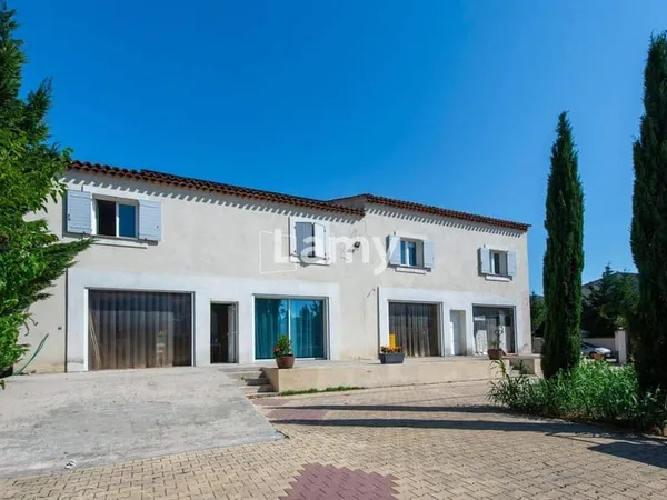 Maison 8 pièces 388 m²