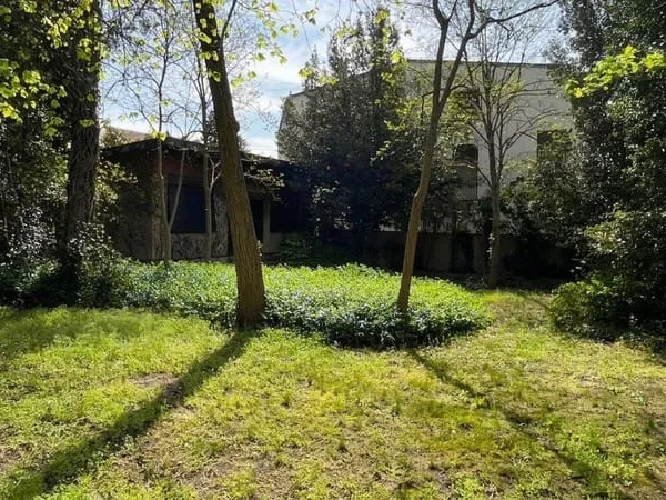 Terrain constructible 710 m²
