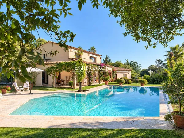 A vendre, Côte d'Azur, Mougins - Charmante villa provençale au coeur des Parcs de Mougins