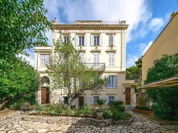 Appartement 4 pièces 182 m²
