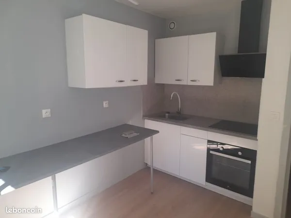 F1 Bis 34 m² refait à neuf entrée indépendante