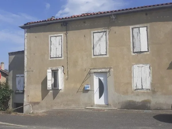 Maison de ville de 150 m² a finir de rénover, cuisine, salon, 4 chambres