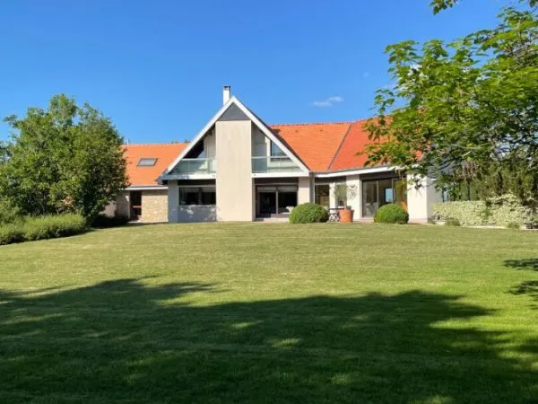 Maison 7 pièces 295 m²