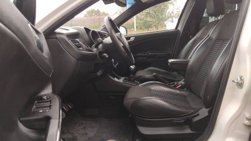 Alfa Romeo Giulietta 2.0 JTDm 140 - Distinctive – 2012 – 121144 km – Diesel – Boîte Manuelle — photo 13