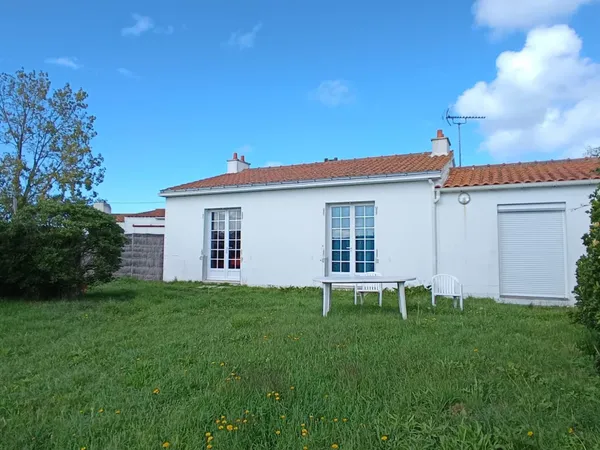 Maison et Hangar 674m2