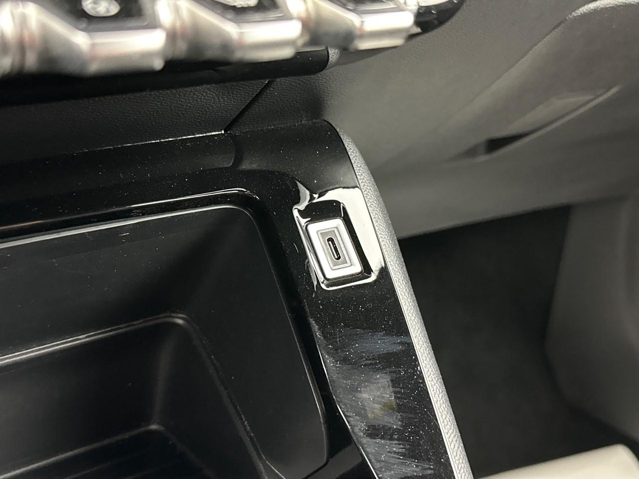 Peugeot 2008 hybrid 145 e-dcs6 style — photo 27