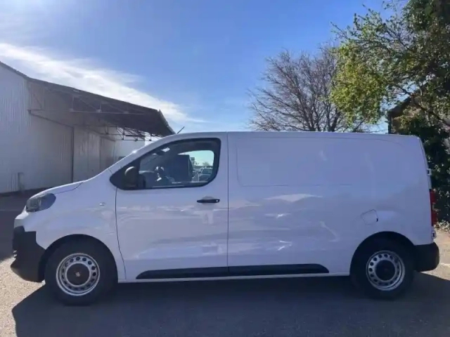 Fiat Scudo fg m 2.2 diesel 150ch pack premium connect automatique — photo 4