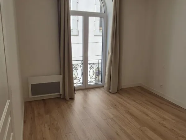 APPARTEMENT TYPE 2 RENOVE EN CENTRE VILLE DE CASTELNAUDARY