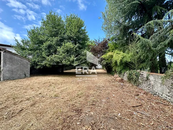 Terrain 660 m²