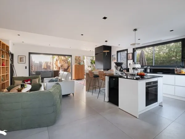 Contemporaine de 5 pièces principales