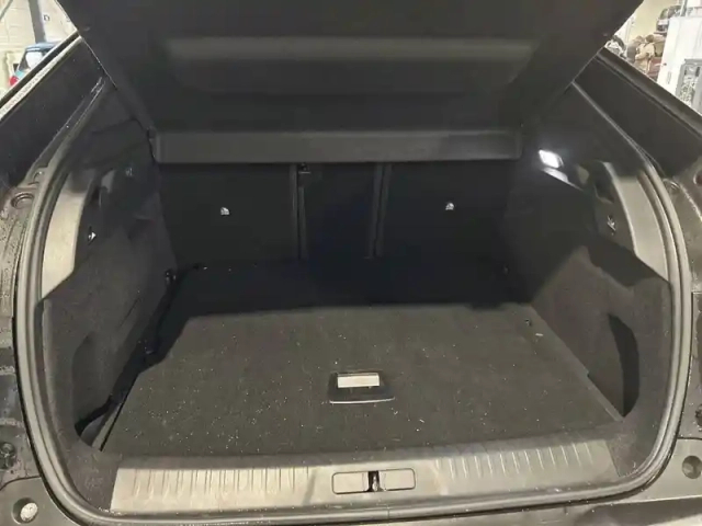 Peugeot 3008 hybrid 145 e-dcs6 — photo 28
