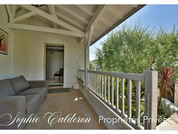 Maison 9 pièces 210 m²