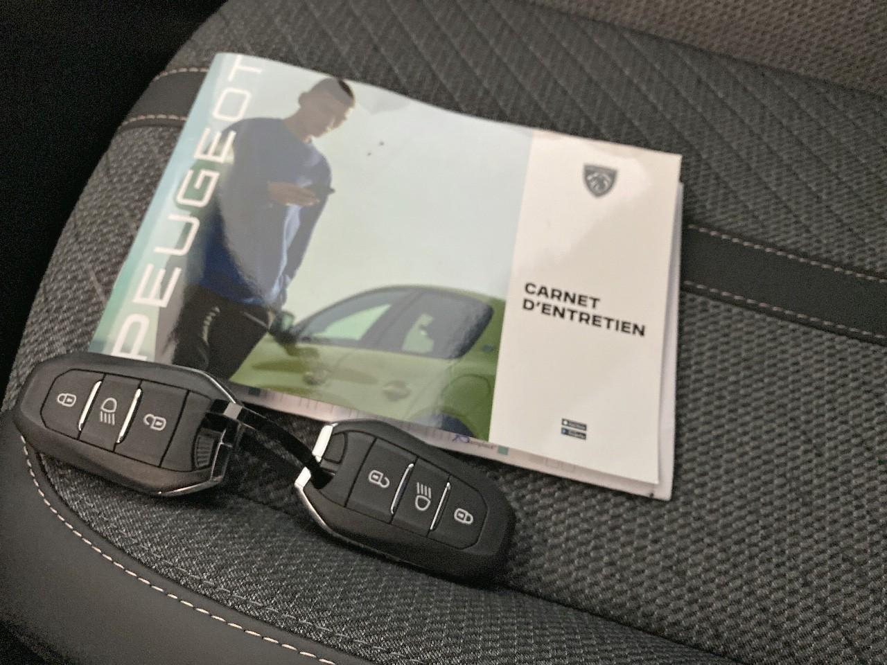 Peugeot 2008 hybrid 145 ch e-dcs6 allure — photo 18