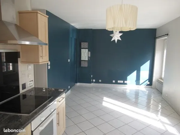 Agréable appartement au centre de Bréval