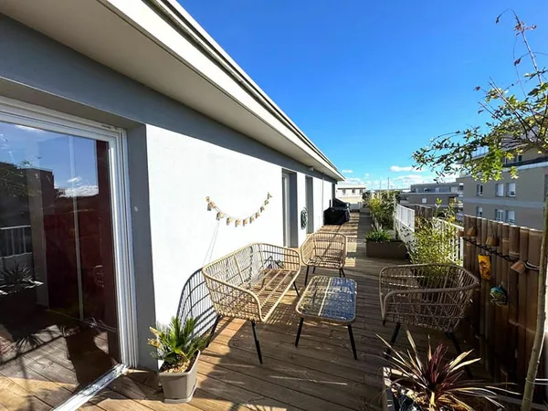 Appartement dernier étage 5 pièces 119m² + 86m² de Terrasse + 3 Parkings sous-sol ! CUGNAUX CENTRE