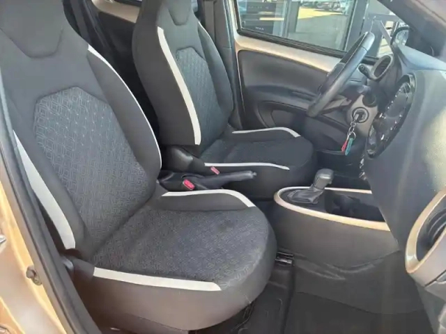 Toyota Aygo X 1.0 vvt-i 72ch design s-cvt my23 — photo 12