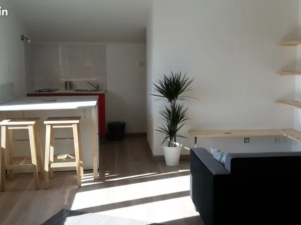 Studio lumineux à louer