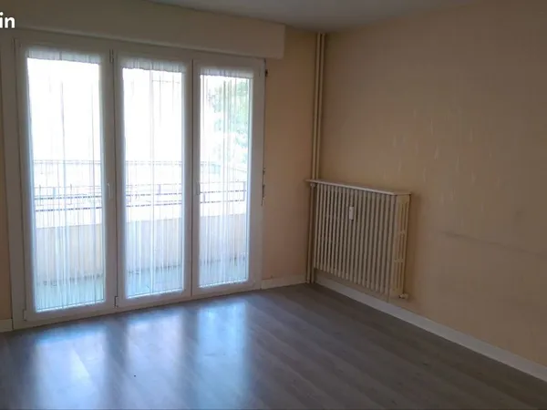 Appartement Location Châlons-en-Champagne 2p 51m² 690€