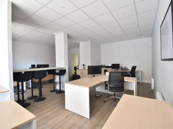 Bien commercial À Vendre