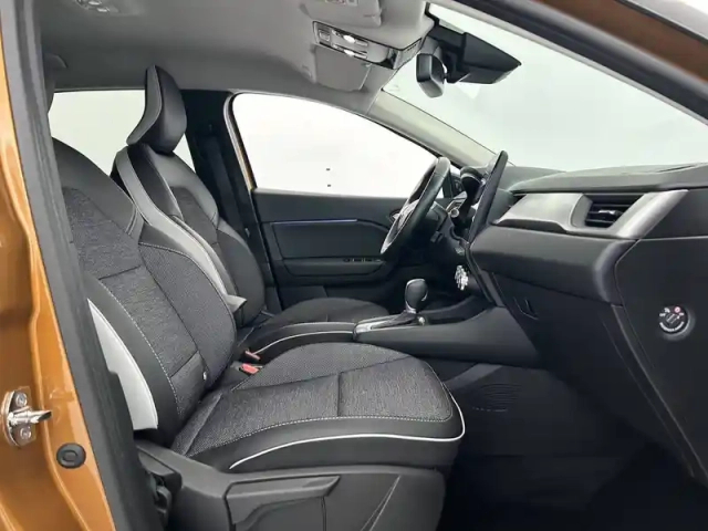 Renault Captur e-tech 145 - 21 — photo 28
