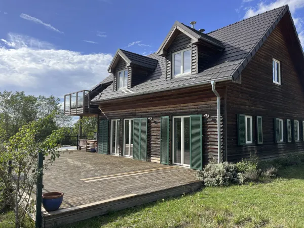 Maison à vendre 7 pièces 20min de SEMUR (21): 146m², 3 chambres, terrasse, piscine, terrain 2400m². 