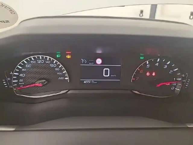 Peugeot 208 puretech 100 s&amp;s bvm6 — photo 10