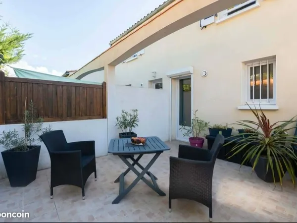 Location à l'année d'un joli T2 meublé avec 2 extérieurs - à proximité des plages et de La Rochelle 