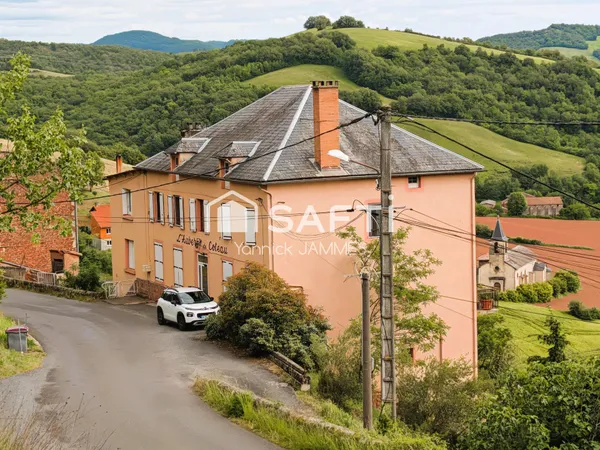 Ancienne auberge au fort potentiel