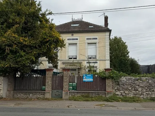 À VENDRE - Appartement rénové avec cave et 2 places de parking - Saint-Soupplets (77165)