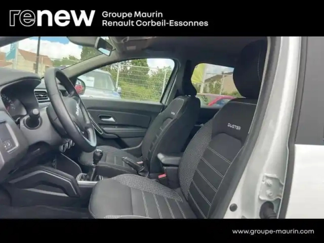 Dacia Duster 1.0 eco-g 100ch  journey + 4x2 — photo 14